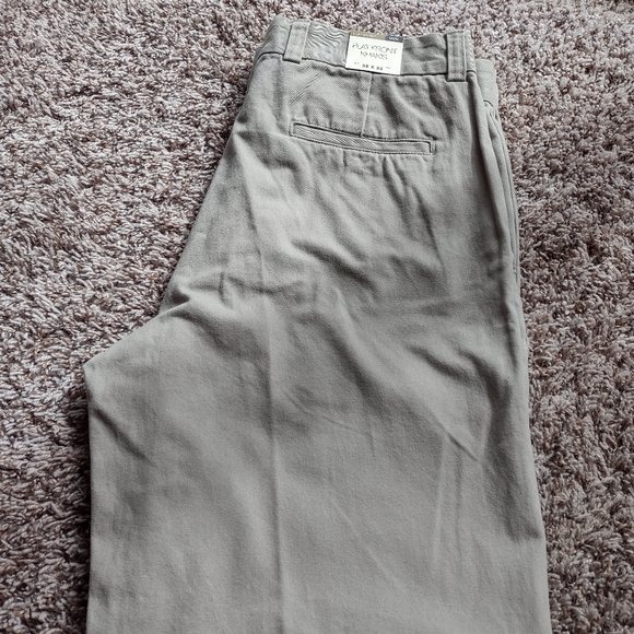 NWT Gap 35 X 32 Flat Front Khaki's Men's